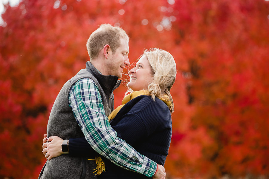 Jen and Jim’s Engagement Session – Washington’s Landing and the Strip District